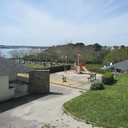 Kemp Camping De Portez 2*