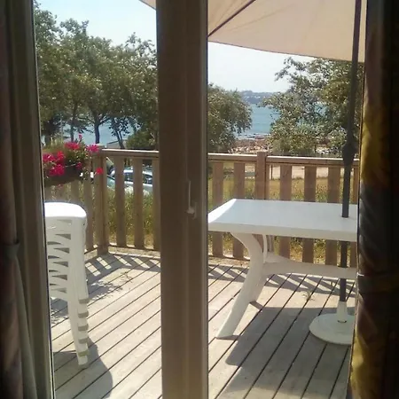 Kemp Camping De Portez 2*